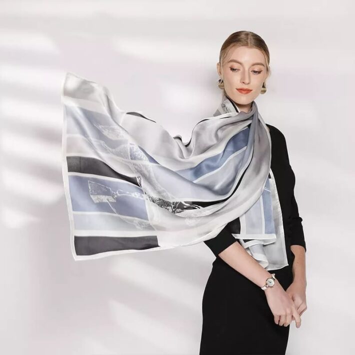 Grand foulard en soie
