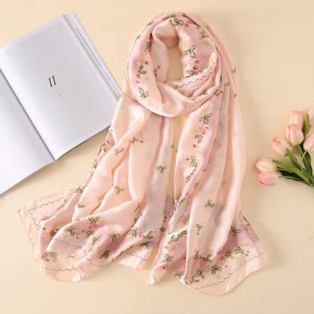 Grand foulard Douceur des roses de satin