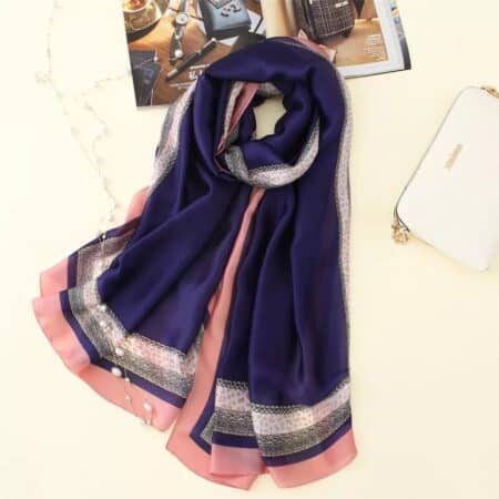 Grand foulard bleufluo de soie