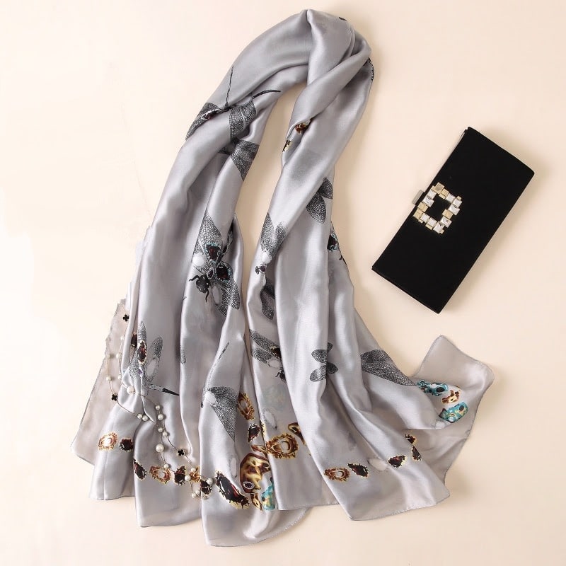Grand foulard gris papillons en soie