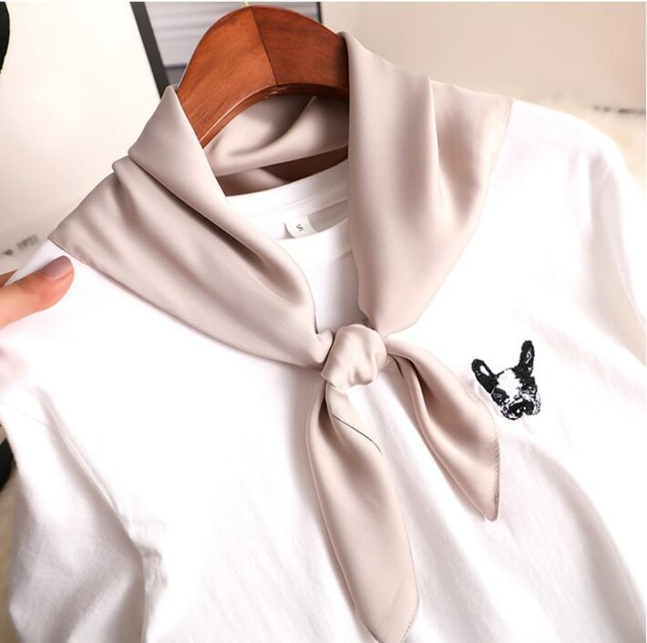 Foulard en satin, couleur beige uni